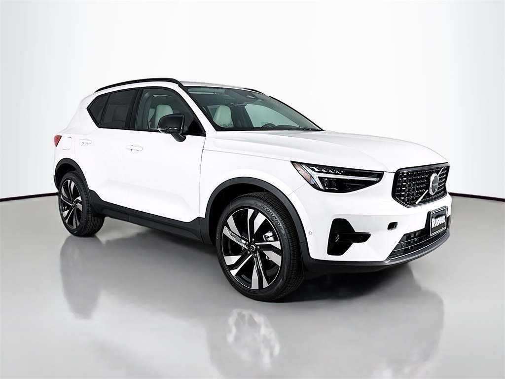 2026 Volvo XC40 Plus's photo