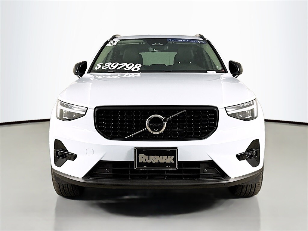 2024 Volvo XC40 Ultimate photo 2