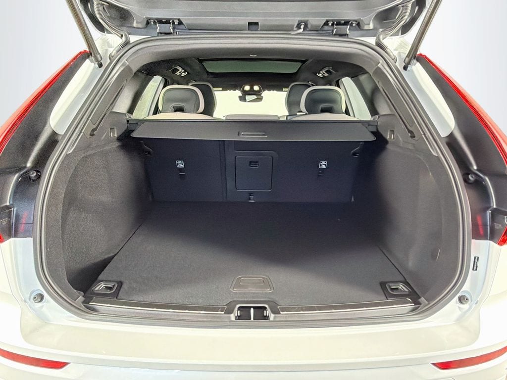 2026 Volvo XC60 Plus - Photo 26