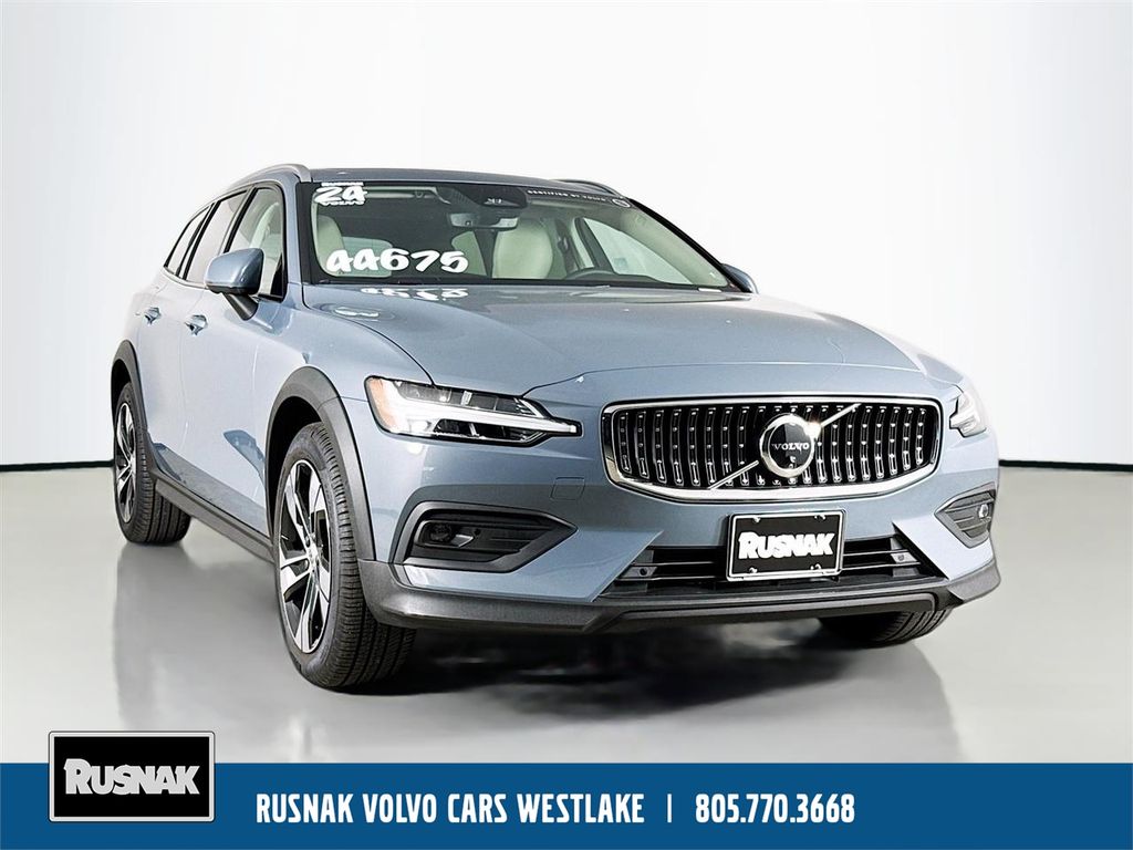 2024 Volvo V60 Cross Country