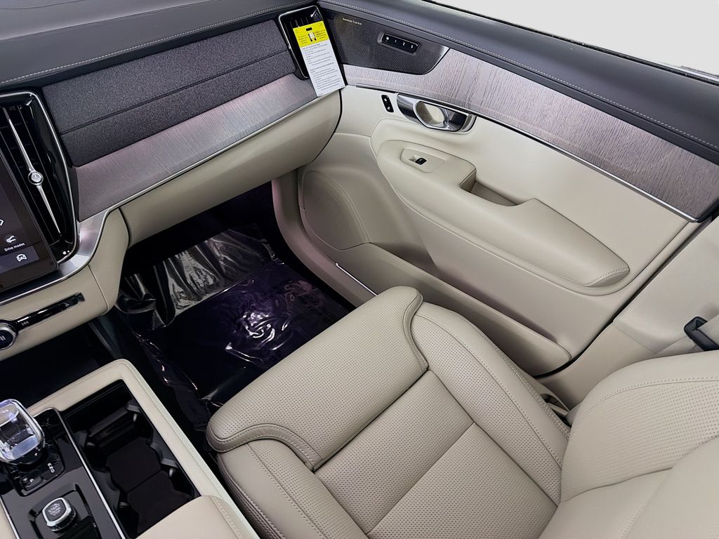 2026 Volvo XC90 Ultra - Photo 25