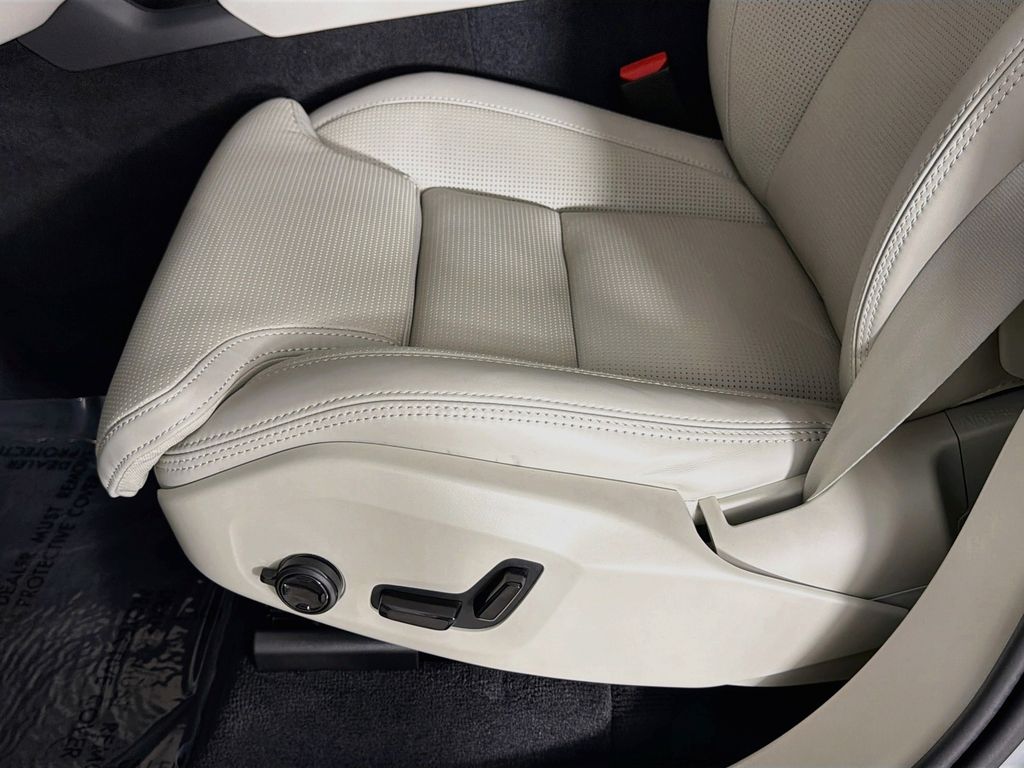 2026 Volvo XC90 Ultra - Photo 20