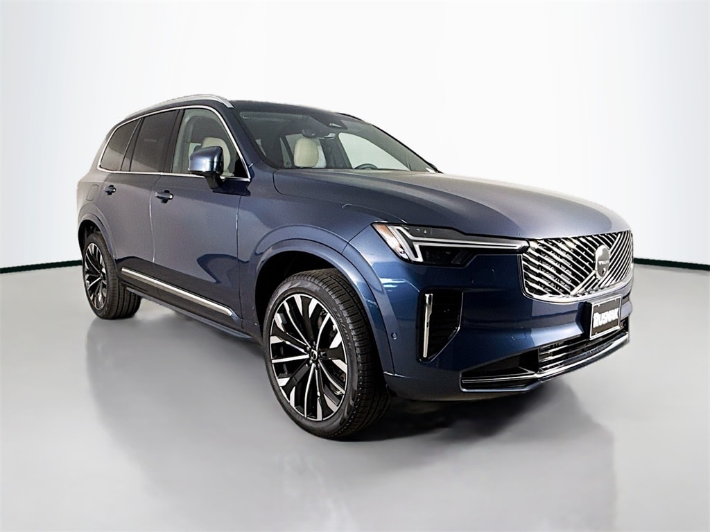 2026 Volvo XC90 Plus's photo