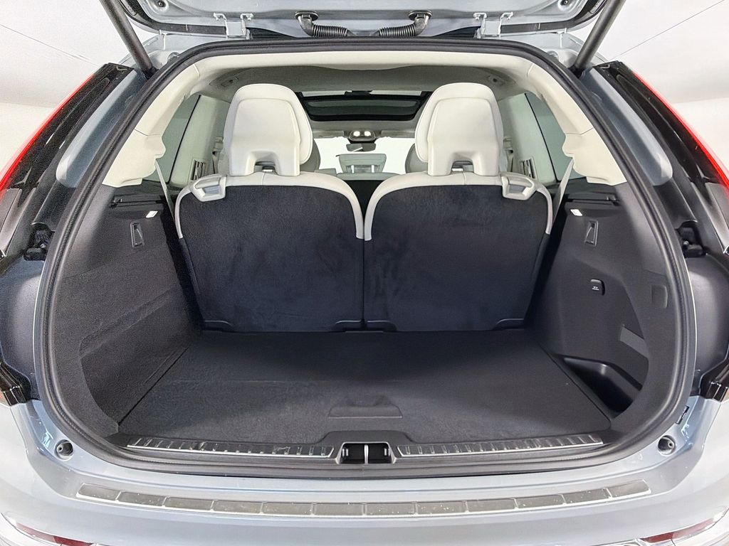 2026 Volvo XC90 Ultra - Photo 28