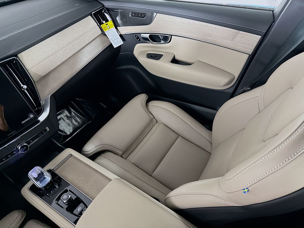 2026 Volvo XC90 Ultra - Photo 24