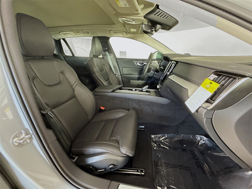 2026 Volvo V60 Cross Country Ultra - Photo 30