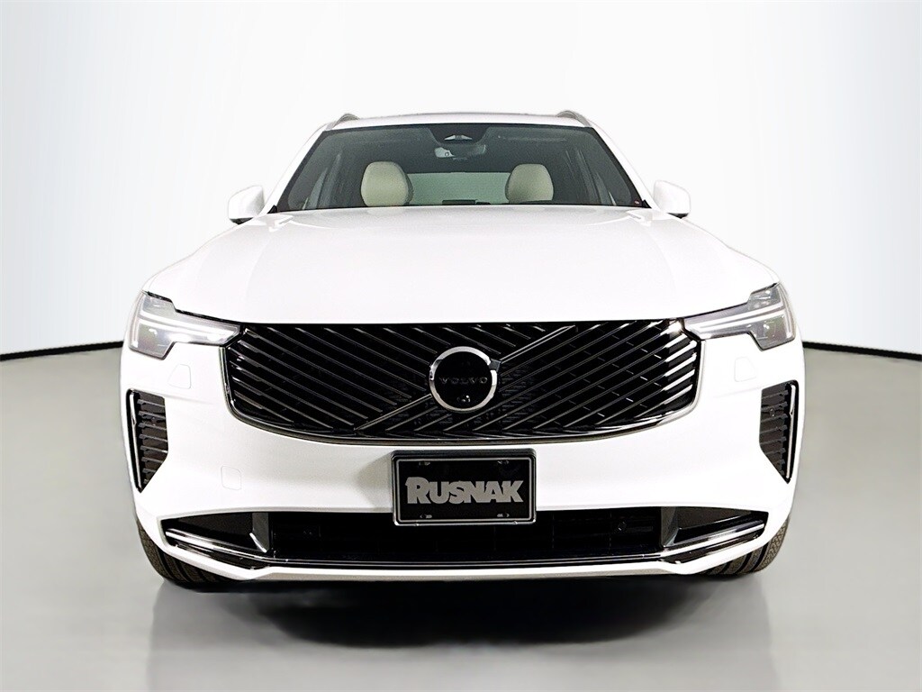 2026 Volvo XC90 Plus photo 2