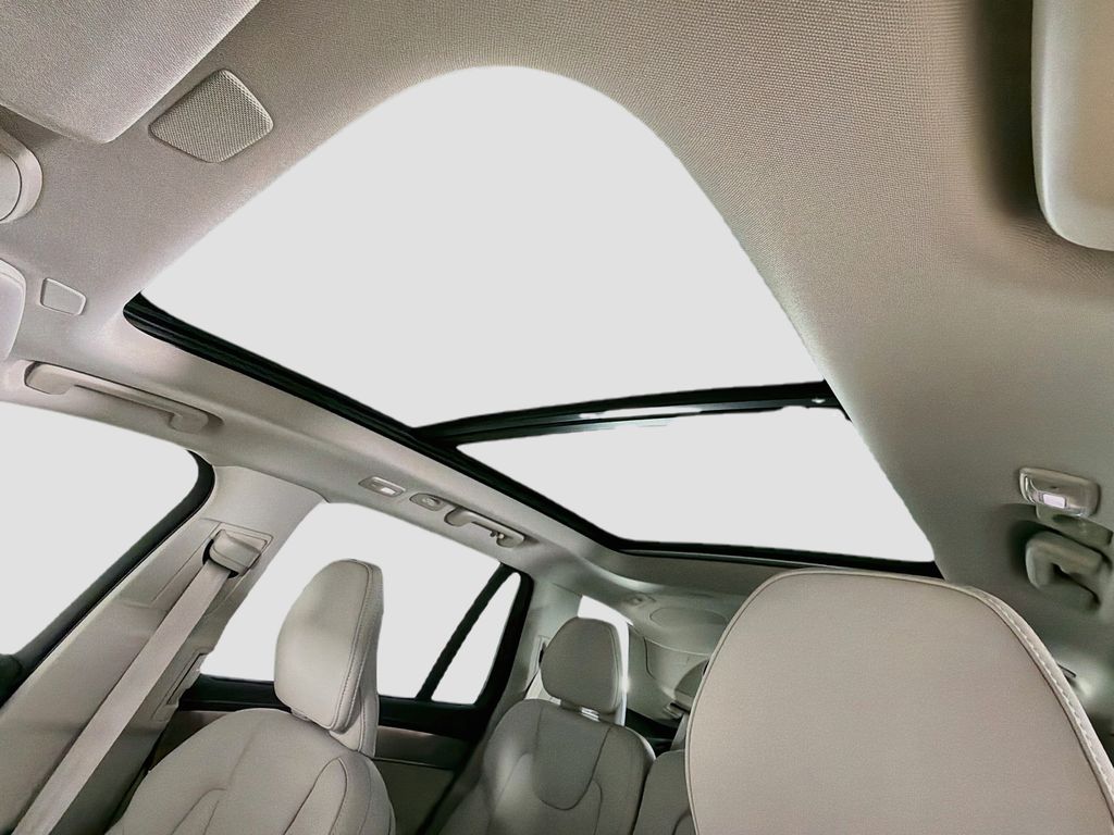 2026 Volvo XC90 Ultra - Photo 23
