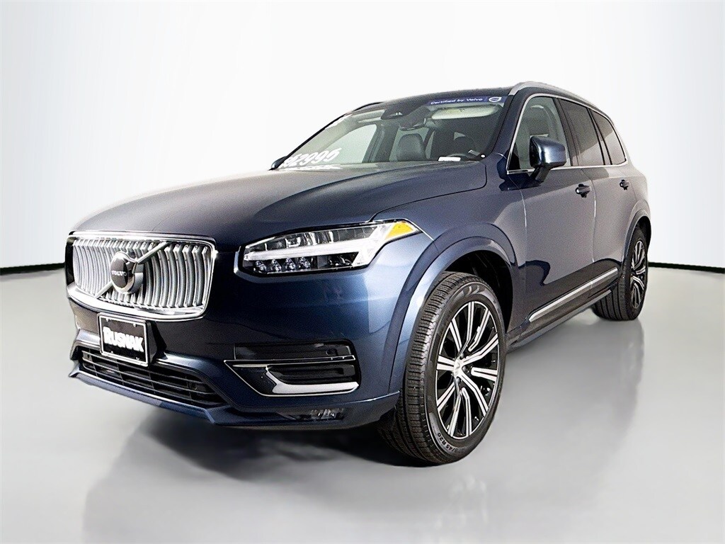 2025 Volvo XC90 B5 Core photo 2