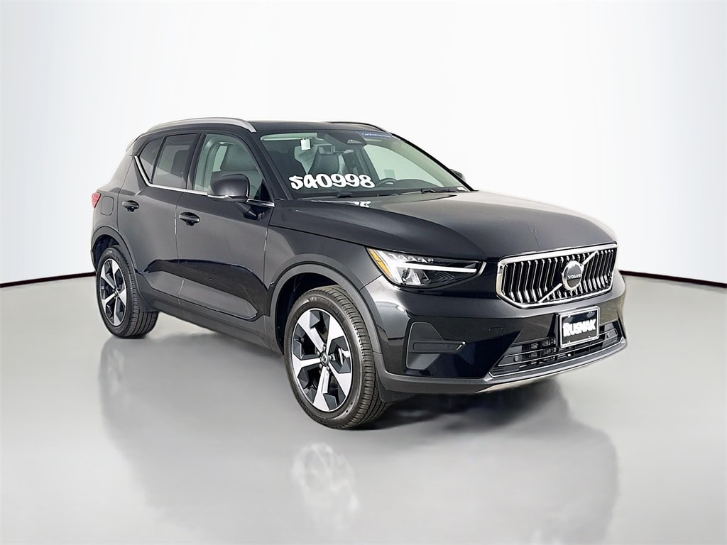 2025 Volvo XC40