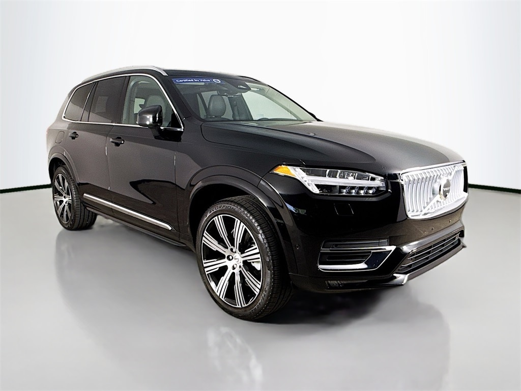 2025 Volvo XC90 Plus's photo