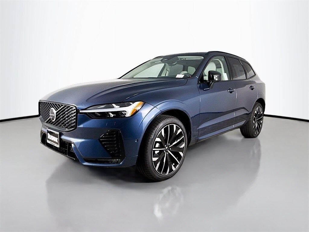 2026 Volvo XC60 B5 photo 3