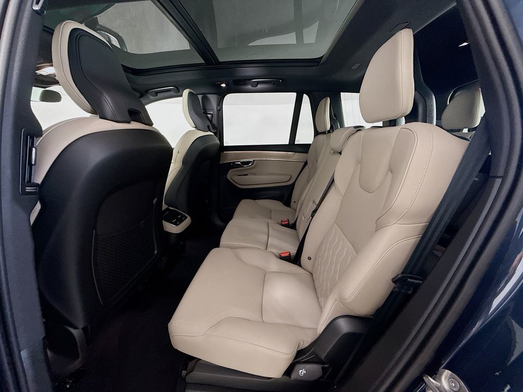 2026 Volvo XC90 Plus - Photo 26