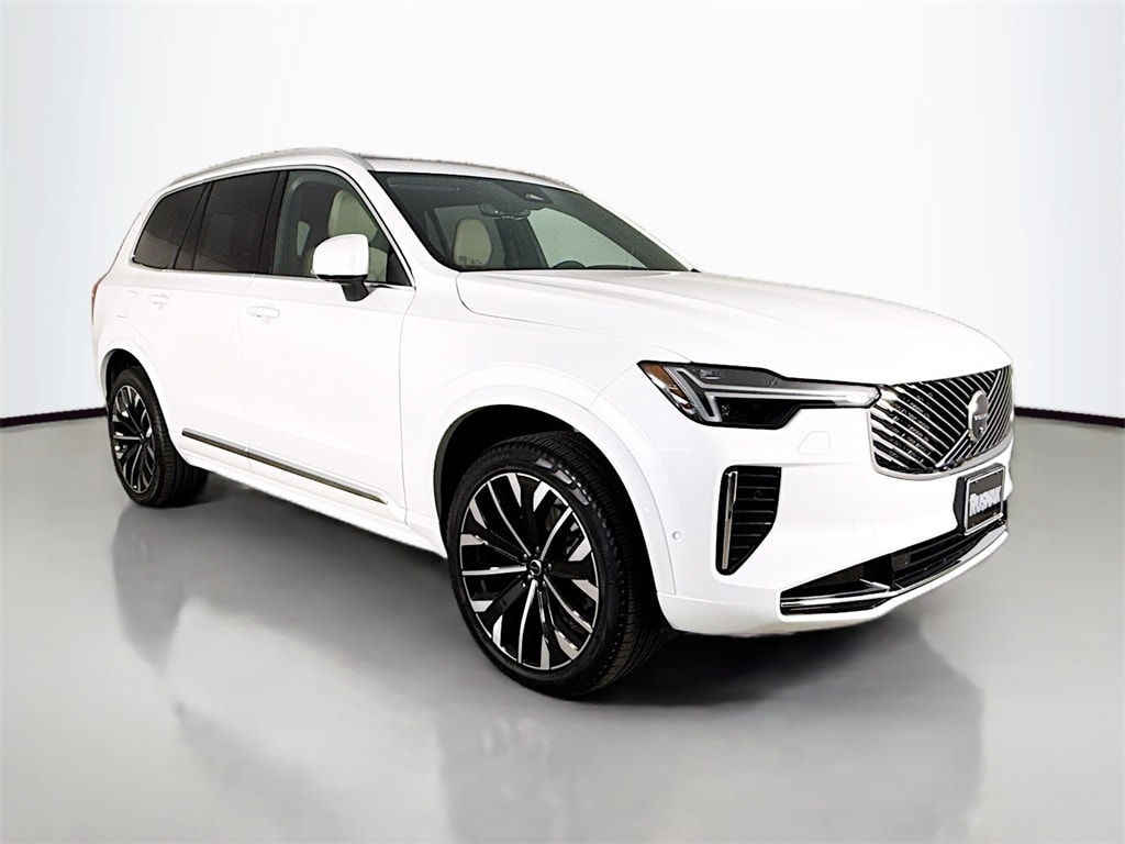 2026 Volvo XC90 Plus's photo