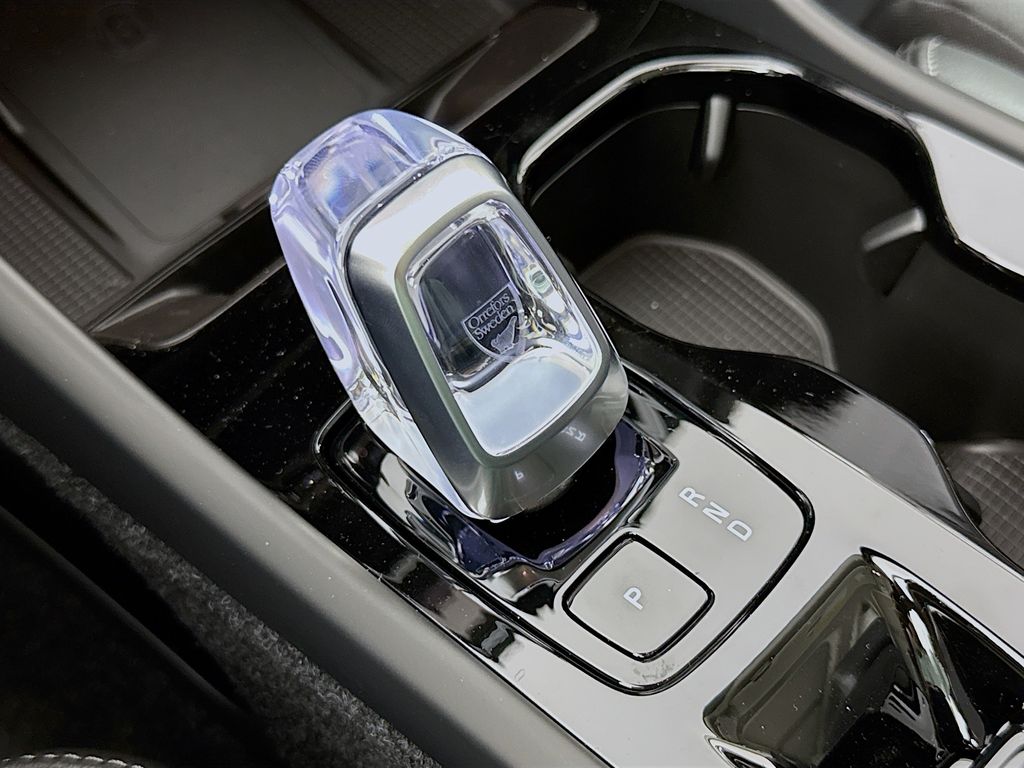 2026 Volvo XC40 Ultra - Photo 16