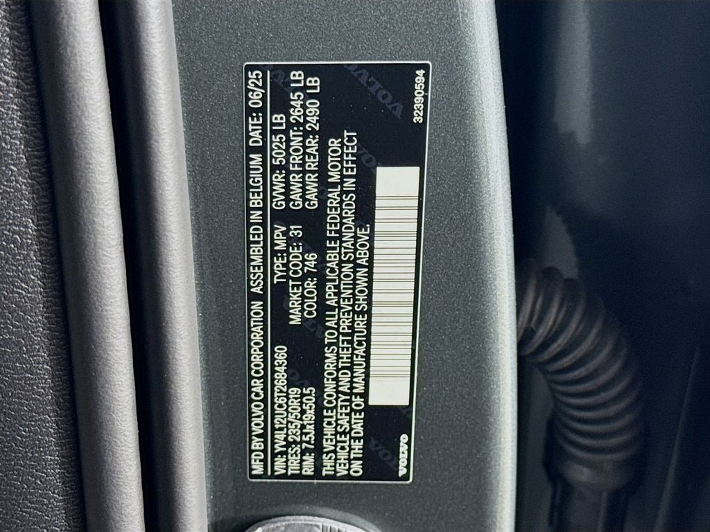 2026 Volvo XC40 Plus - Photo 33