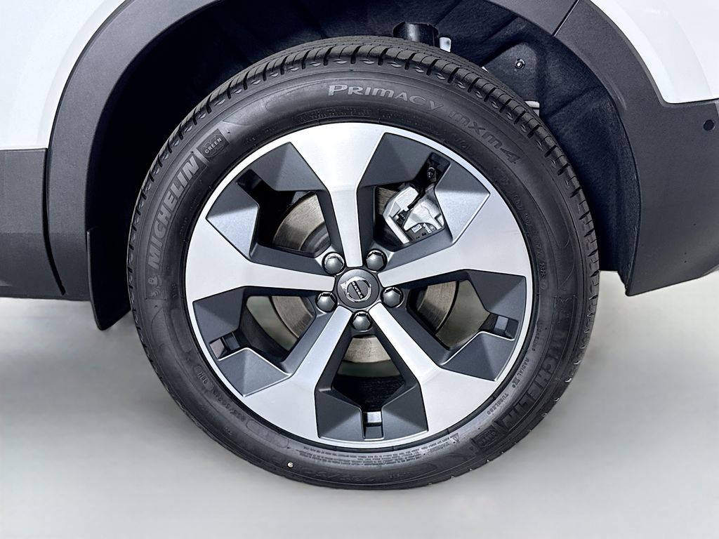2026 Volvo XC40 Plus - Photo 31