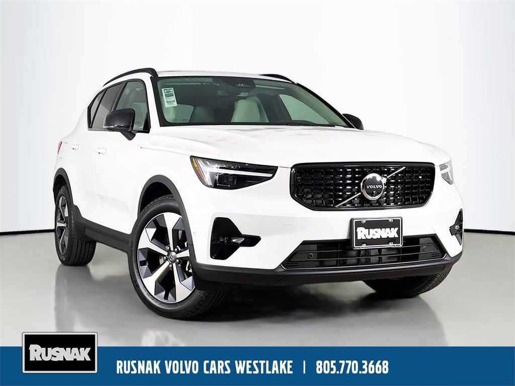 2026 Volvo XC40 B5 Plus Dark AWD's photo