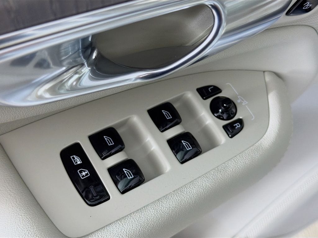 2026 Volvo XC90 Ultra - Photo 18