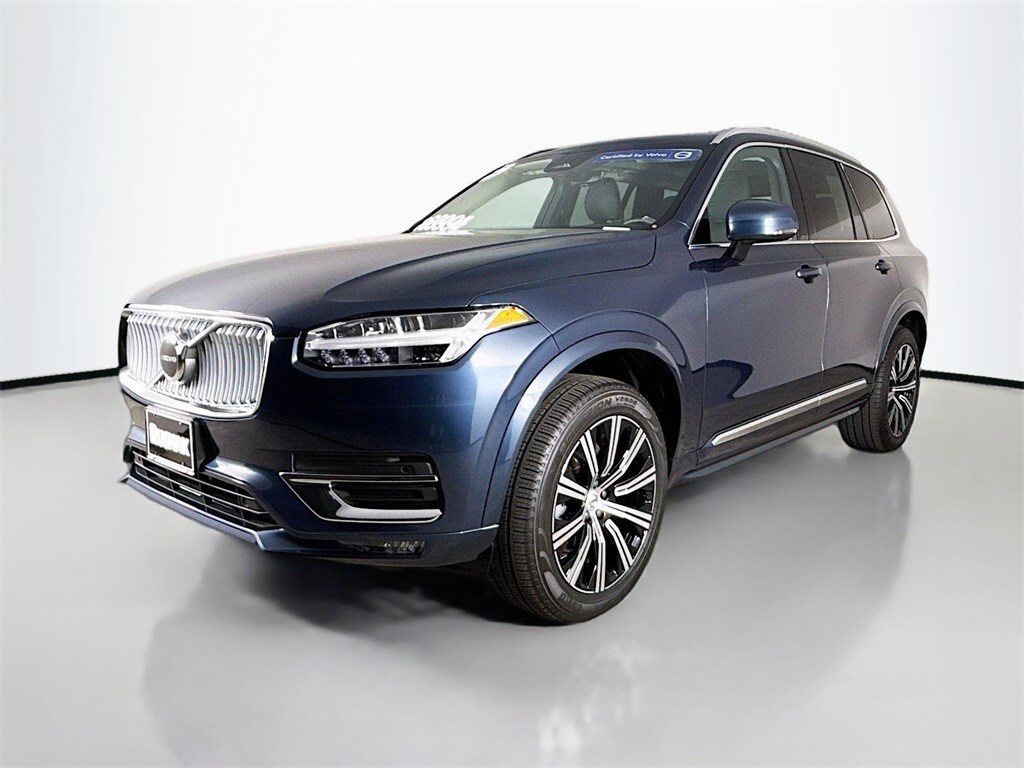 2025 Volvo XC90 Core photo 2
