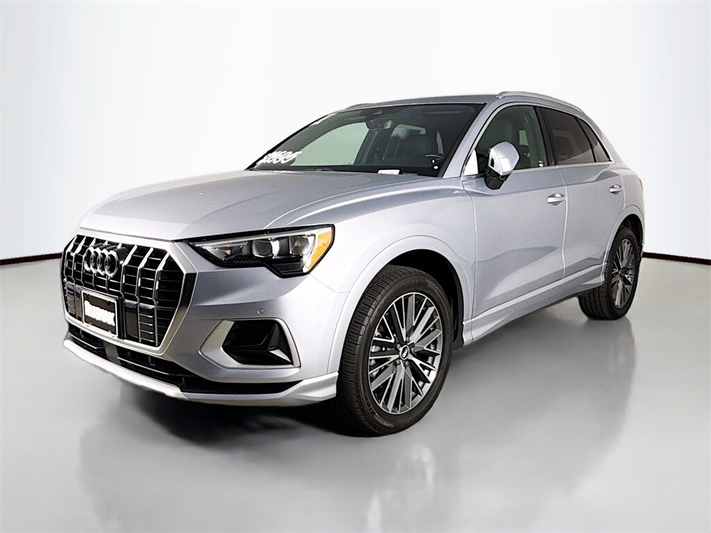 2021 Audi Q3 Premium photo 3