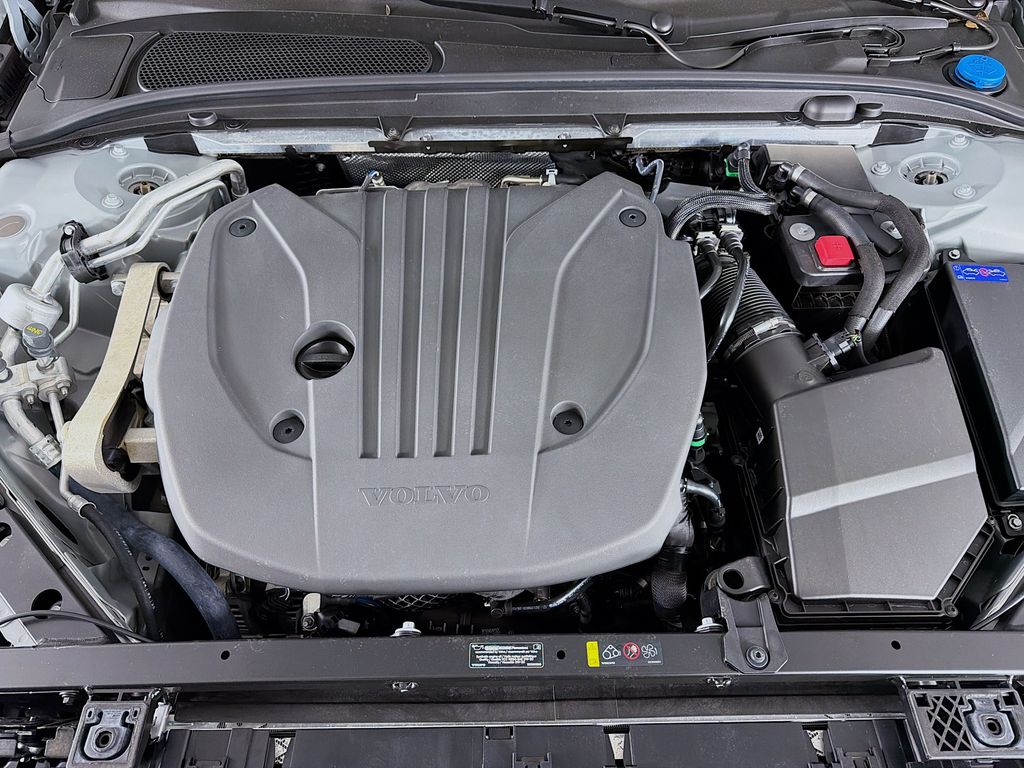 2026 Volvo V60 Cross Country Ultra - Photo 32
