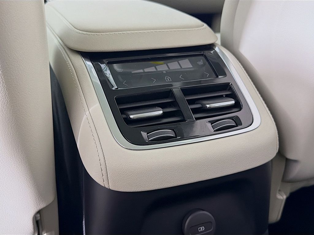 2026 Volvo XC90 Ultra - Photo 27
