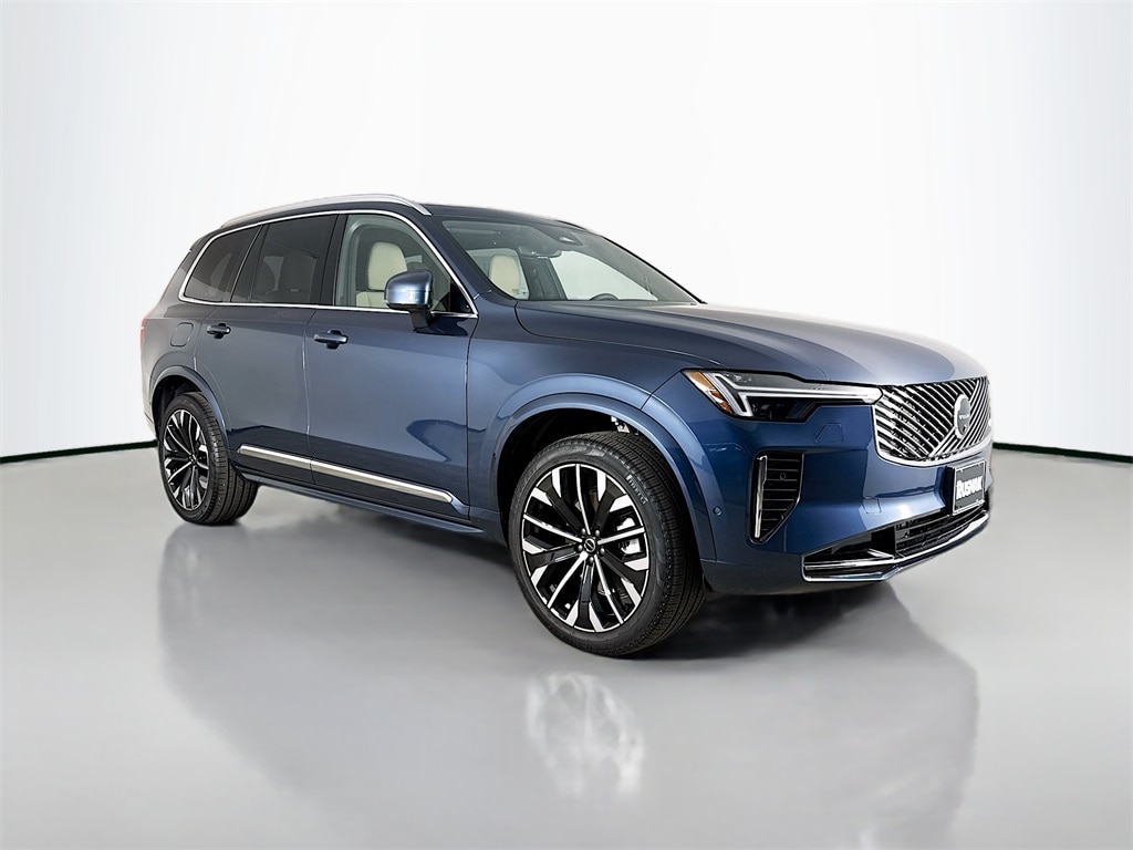 2026 Volvo XC90 Plus's photo