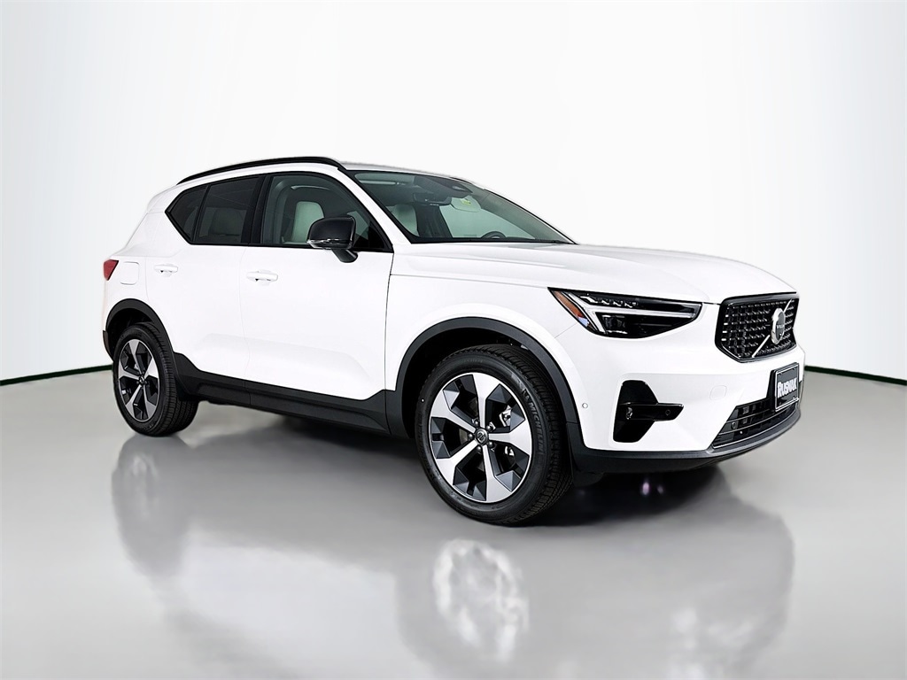 2026 Volvo XC40 Plus's photo