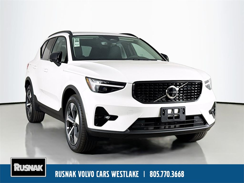 2026 Volvo XC40 B5 Plus Dark AWD's photo
