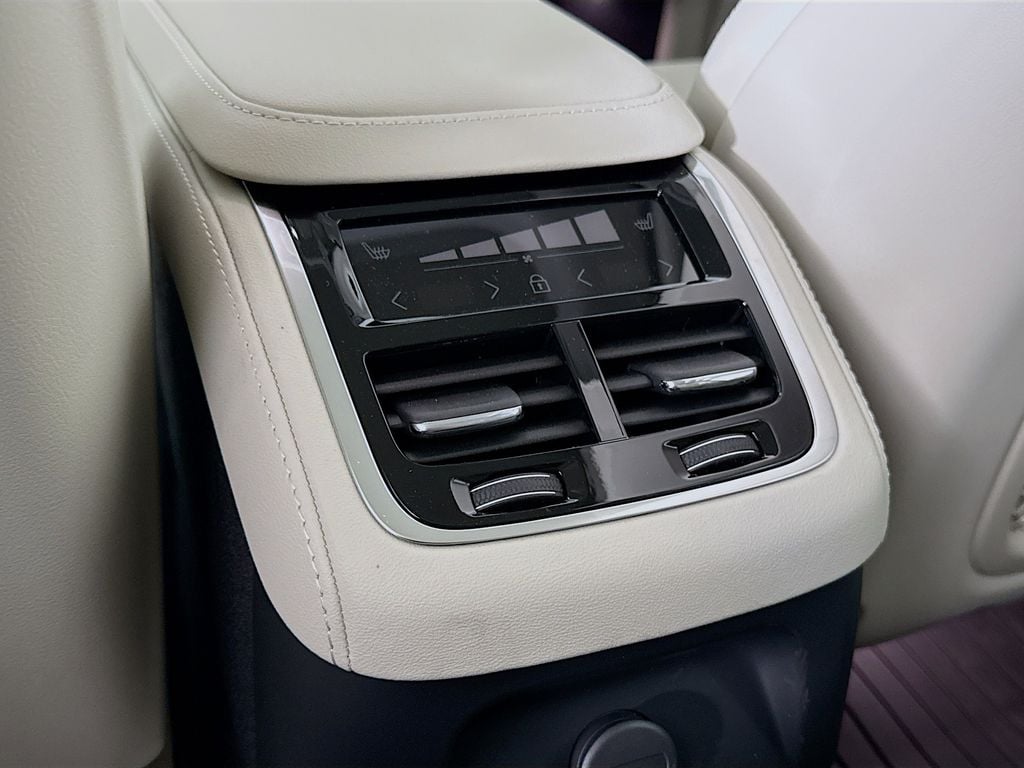 2026 Volvo XC90 Ultra - Photo 27