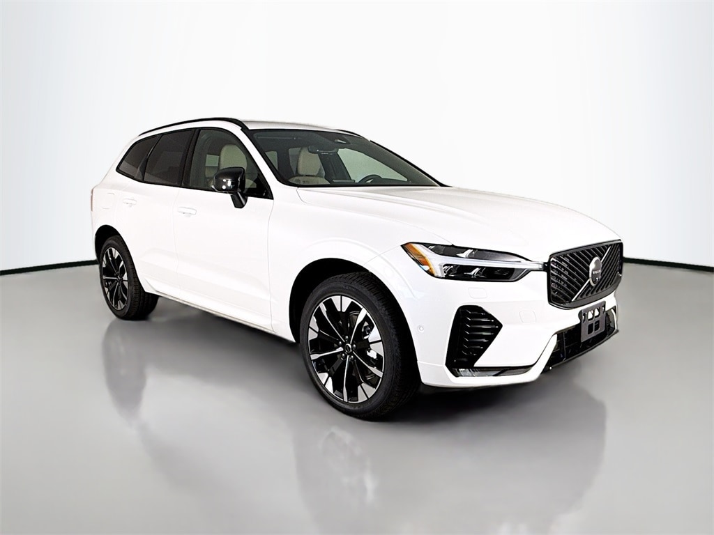 2026 Volvo XC60 Plus's photo