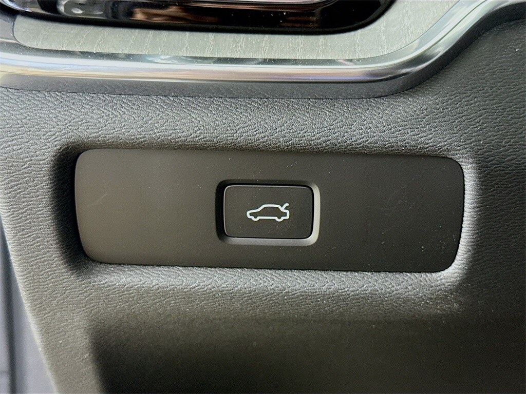 2026 Volvo V60 Cross Country Ultra - Photo 10