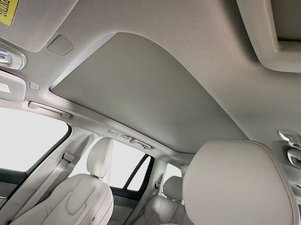 2026 Volvo XC90 Ultra - Photo 23