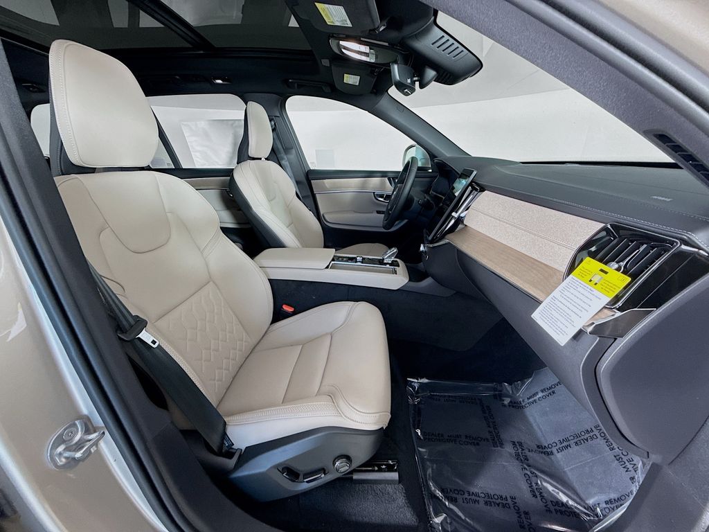 2026 Volvo XC90 Plus - Photo 31