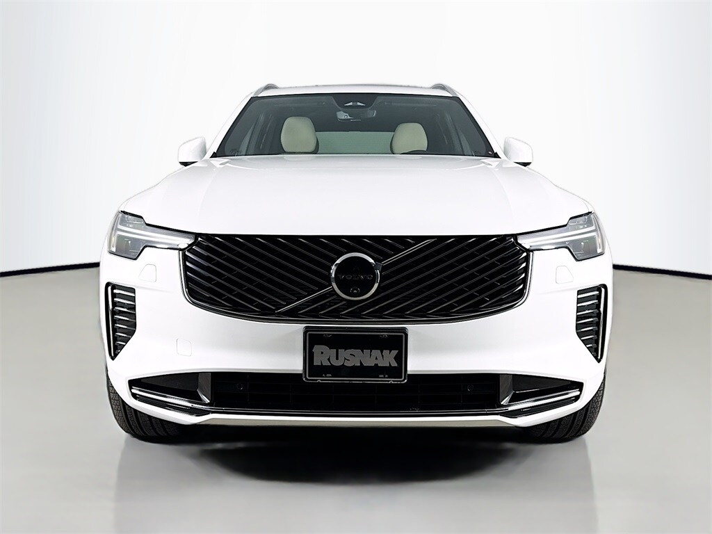 2026 Volvo XC90 B5 Plus photo 2