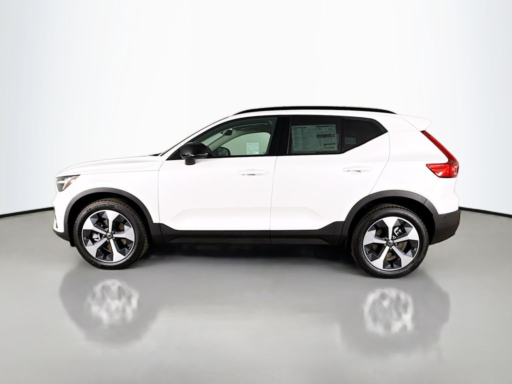 2026 Volvo XC40 Plus - Photo 4