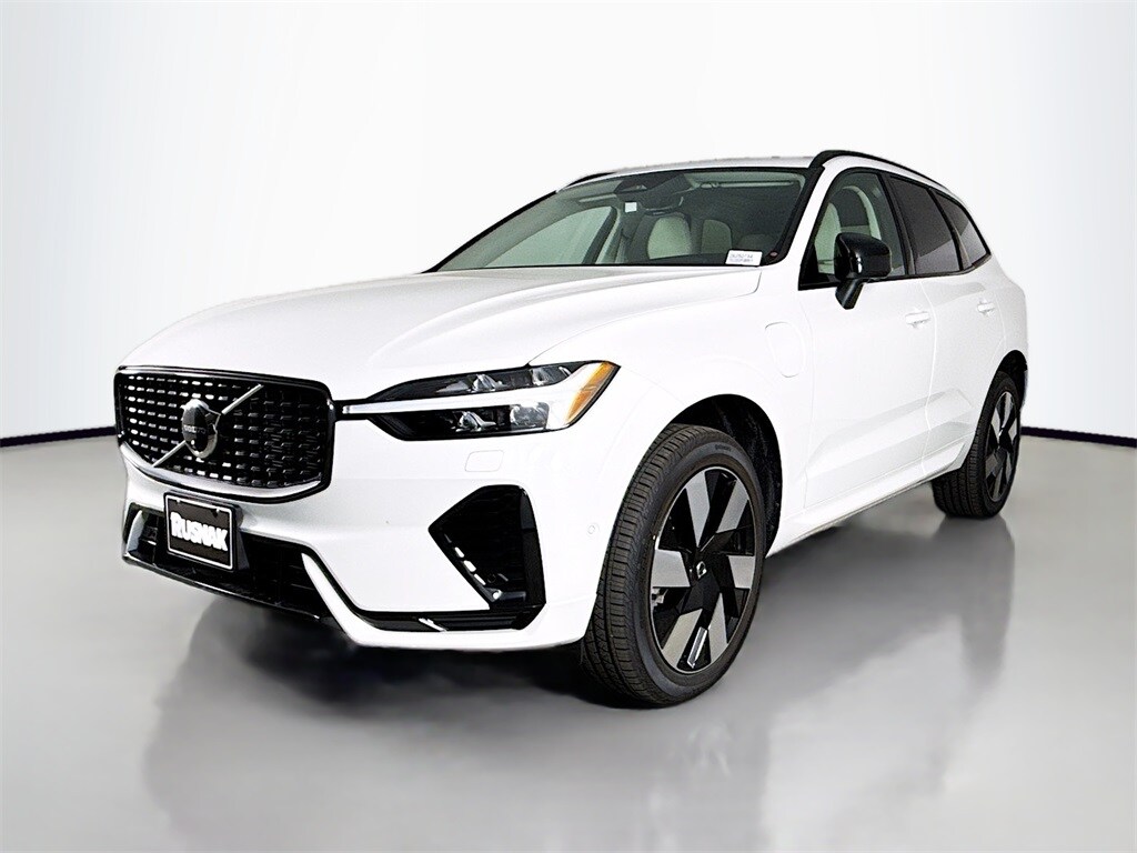 2025 Volvo XC60 Hybrid T8 Plus photo 3