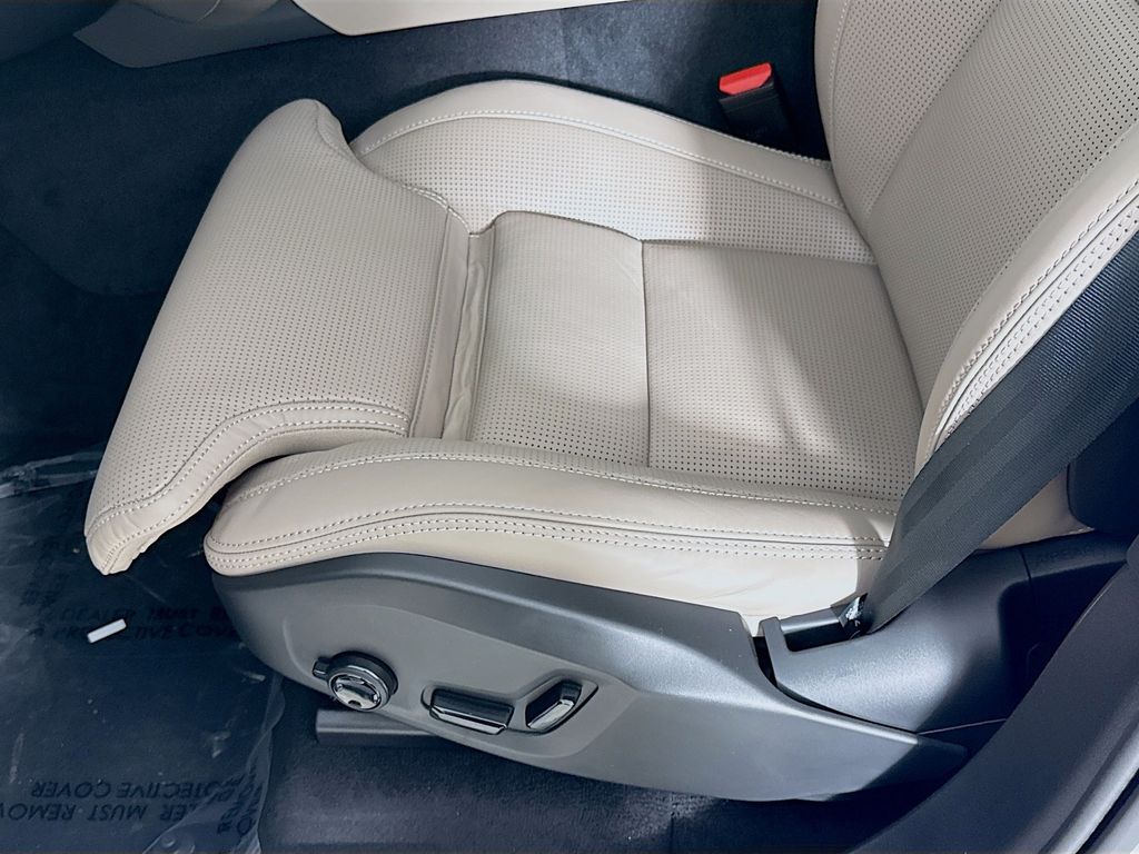 2026 Volvo XC90 Ultra - Photo 19