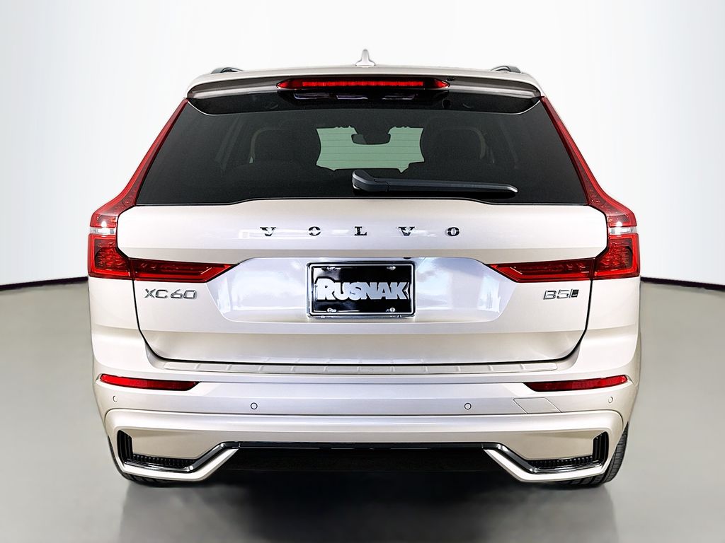 2026 Volvo XC60 Plus - Photo 6