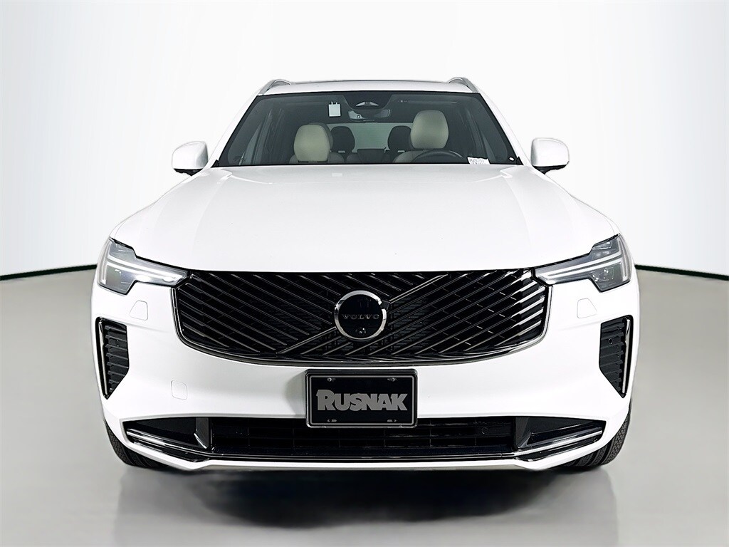 2025 Volvo XC90 Plus photo 2