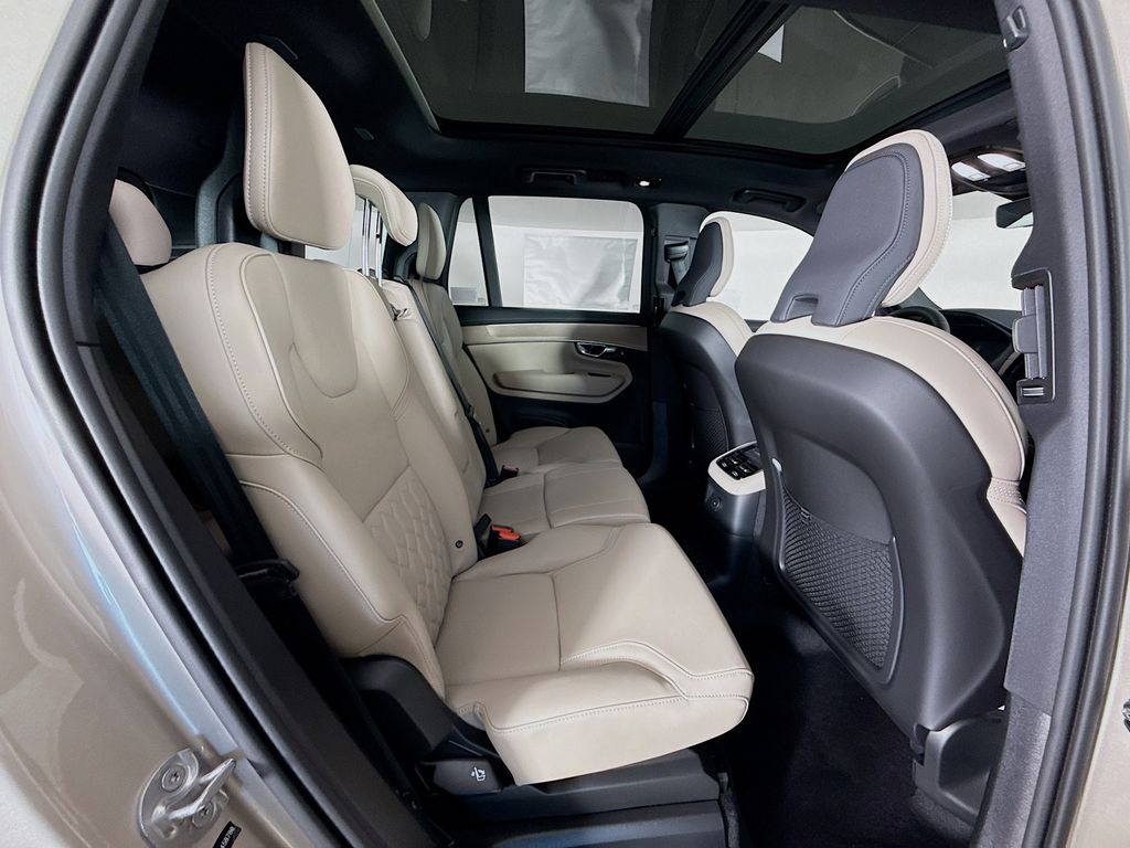 2026 Volvo XC90 Plus - Photo 30