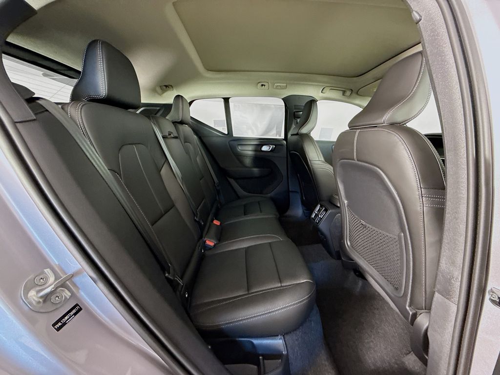 2026 Volvo XC40 Ultra - Photo 28