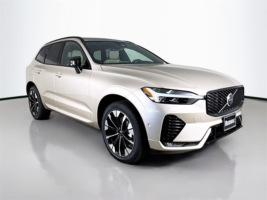 2026 Volvo XC60 Plus's photo