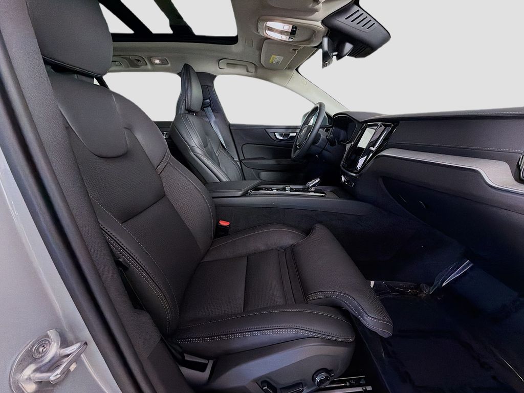 2026 Volvo V60 Cross Country Ultra - Photo 30