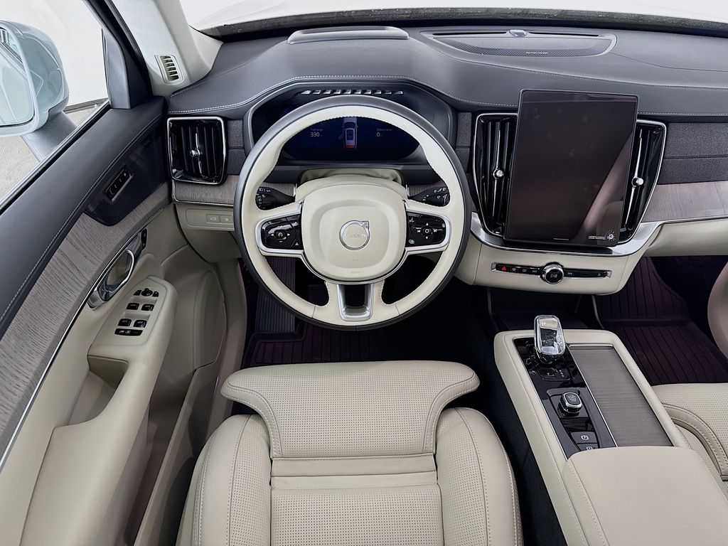 2026 Volvo XC90 Ultra - Photo 24