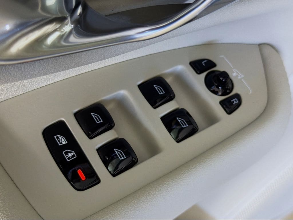 2026 Volvo XC90 Ultra - Photo 18