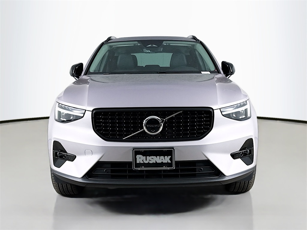New 2026 Volvo XC40 B5 Ultra SUV