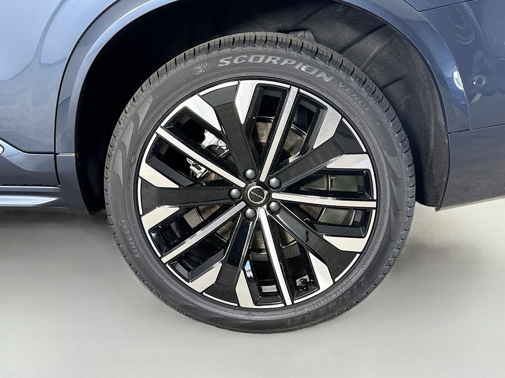 2026 Volvo XC90 Plus - Photo 33