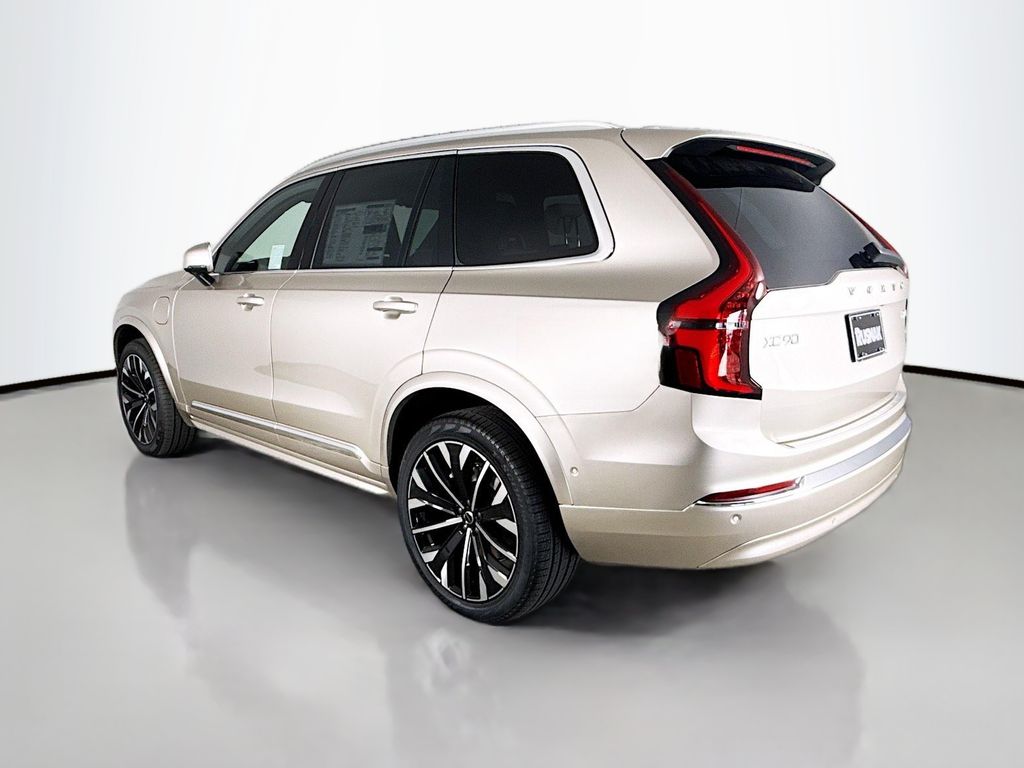 2026 Volvo XC90 Plus - Photo 5